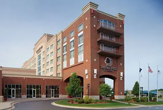 DoubleTree by Hilton<sup>®</sup> Bay City-Riverfront Hotel and Conference Center